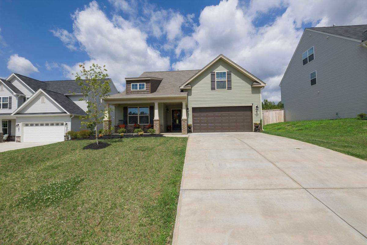 The Concrete Driveway Costs Nobody Puts in the Cheap Bid