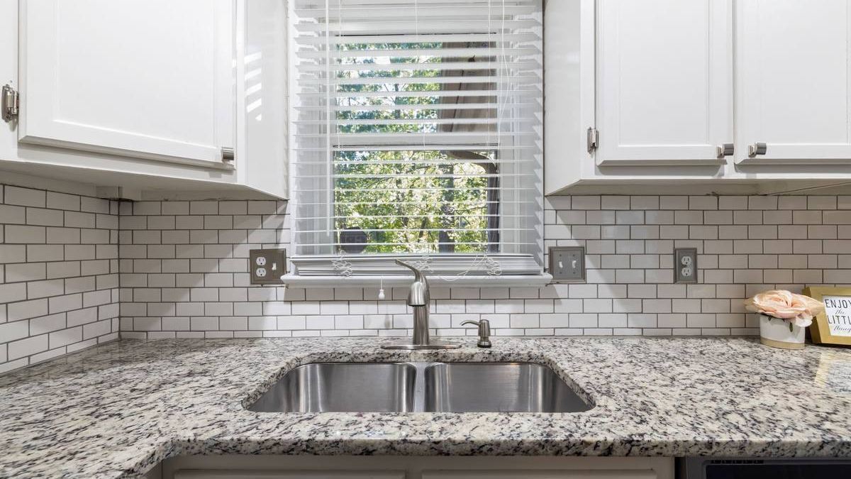 How to Tile a Backsplash and Actually Get a Clean Result