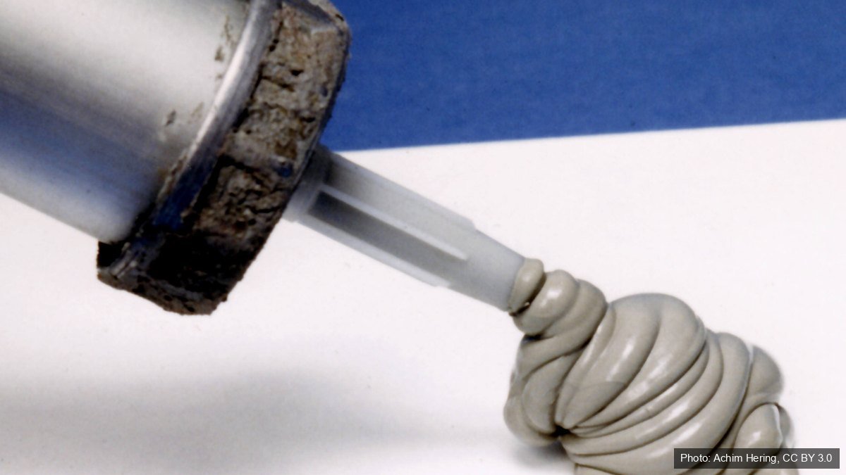 how to caulk a shower