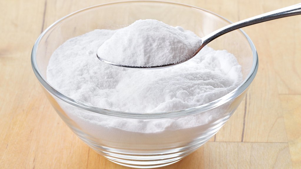 Baking soda, the safe alkaline abrasive to clean grout without acid