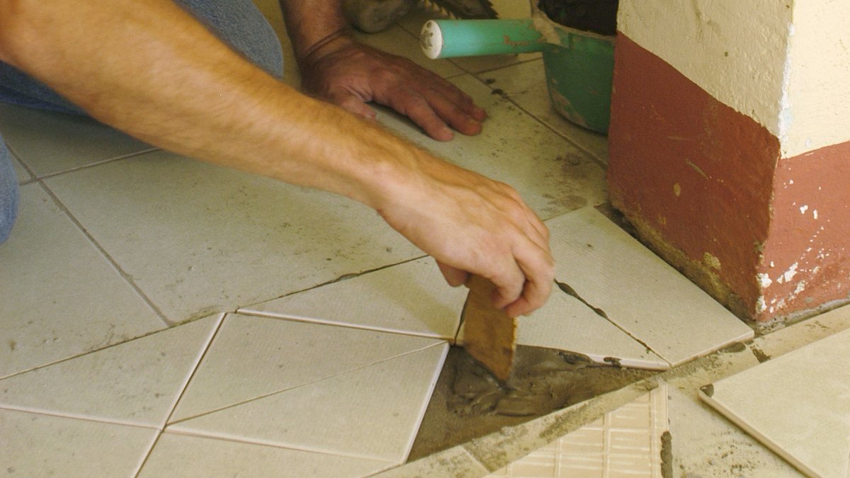 how to tile a floor